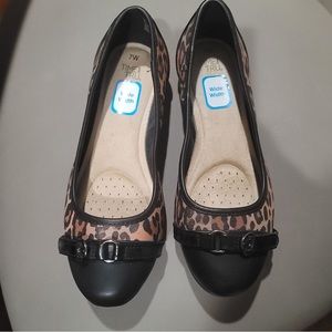 TIME AND TRU WIDE WIDTH WOMENS LEOPARD PRINT SHOES Size 7W